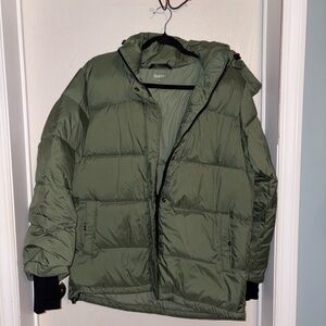 NWOT Quince Responsible Down Puffer Jacket